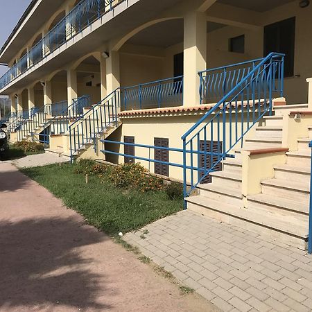 Baia Dei Canonici Aparthotel Villaggio Le Rocelle Kültér fotó