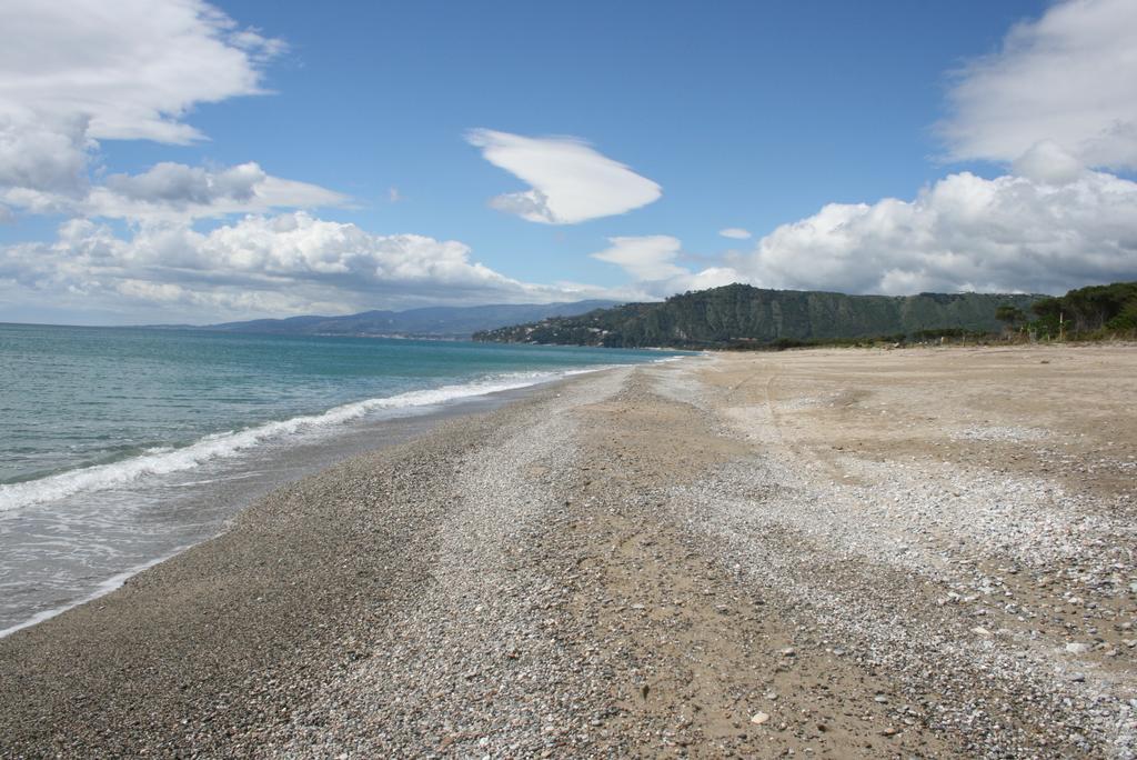 Baia Dei Canonici Aparthotel Villaggio Le Rocelle Kültér fotó