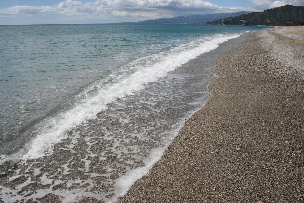 Baia Dei Canonici Aparthotel Villaggio Le Rocelle Kültér fotó